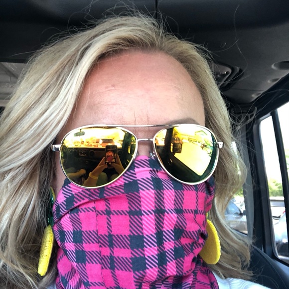 Meet your Posher, Michele - Picture 2 of 2